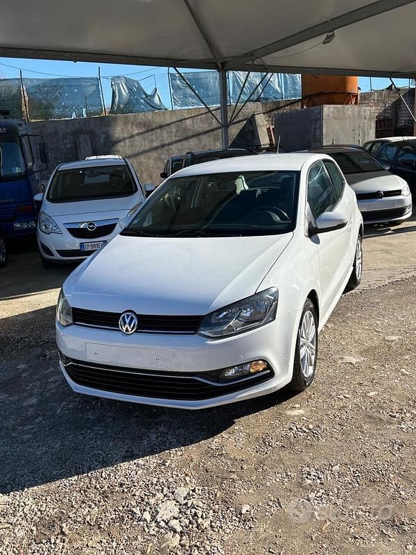 Bianco Usata 2016 VW Polo Trendline Tre volumi | 8990 € (Buon prezzo) - Immagine 1/4