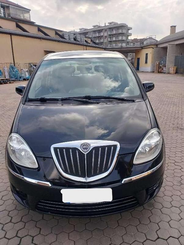 Usata Lancia Musa 90 CV (66 kW) 2011 Nero Monovolume