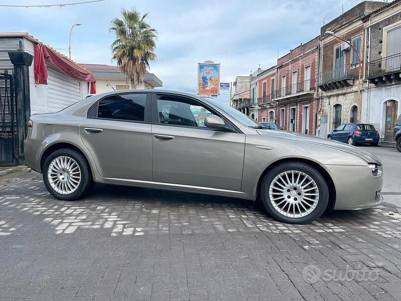 Usata Alfa Romeo 159 149 CV (109 kW) 2007 Grigio Berlina