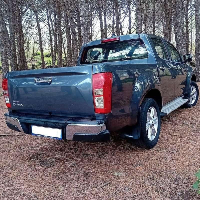 Usata Isuzu D-Max 165 CV (121 kW) 2018 Grigio SUV