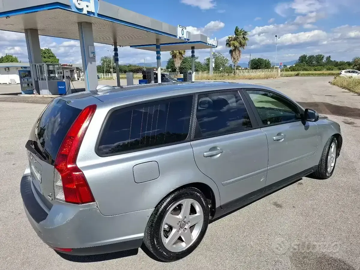 Usata Volvo V50 109 CV (80 kW) 2009 Grigio Station wagon