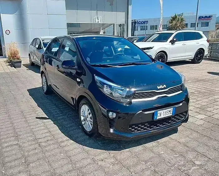Usata Kia Picanto Urban 65 CV (47 kW) 2023 Nero Utilitaria