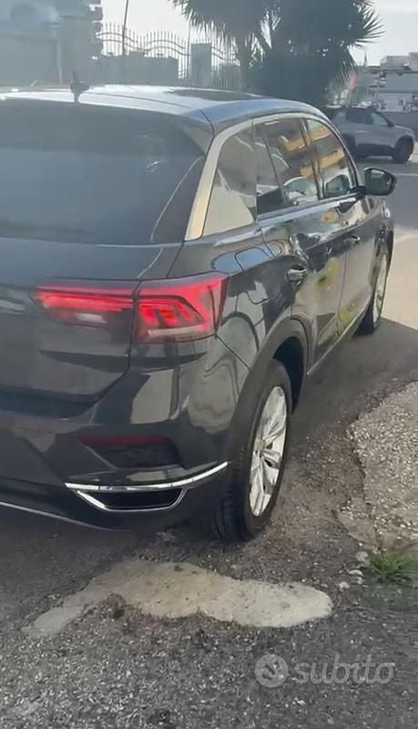 Usata VW T-Roc 2019 Grigio SUV