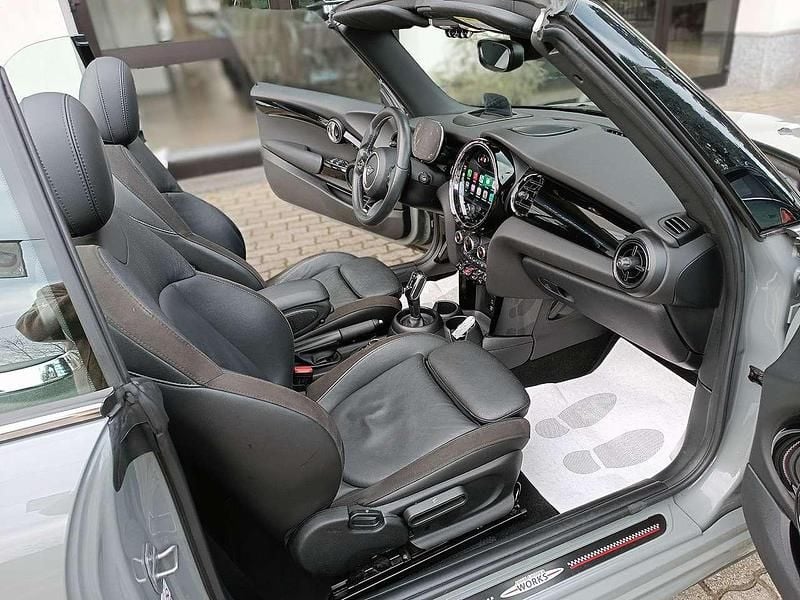 Usata Mini John Cooper Works Cabriolet 136 CV (100 kW) 2021 Moonwalk grey metalic Cabrio