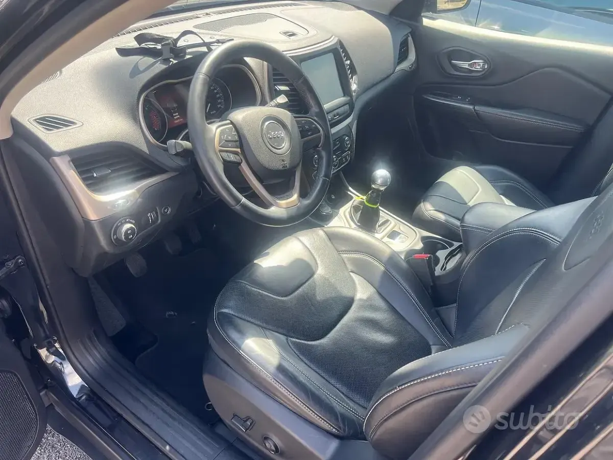 Usata Jeep Cherokee Limited 140 CV (102 kW) 2014 Nero SUV