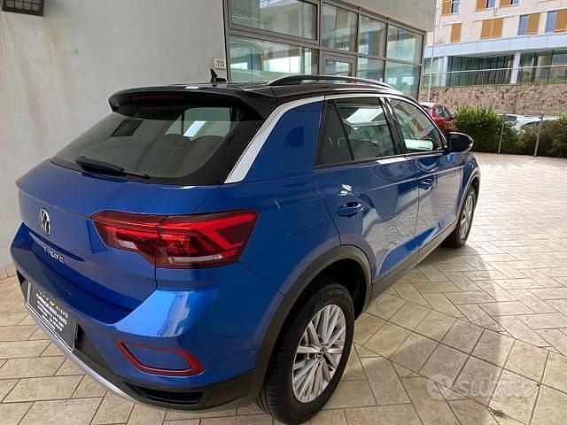 Usata VW T-Roc 110 CV (80 kW) 2022 Blu SUV