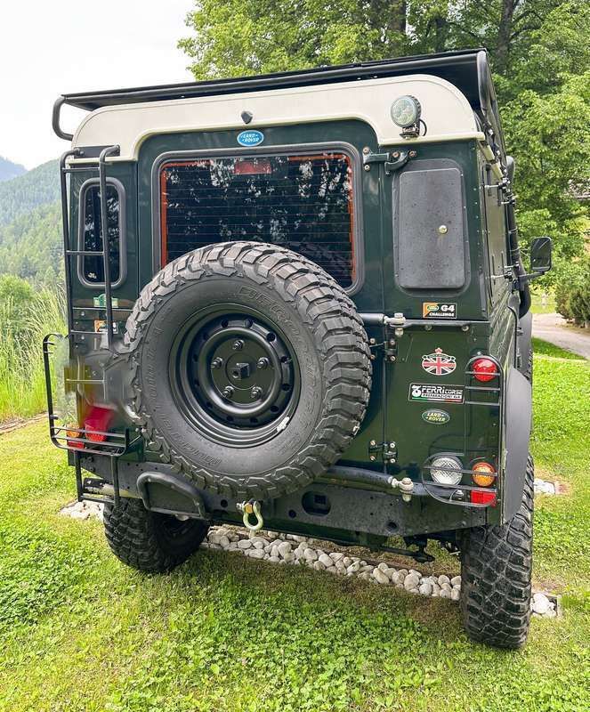 Usata Land Rover Defender S 122 CV (89 kW) 2002 Verde SUV