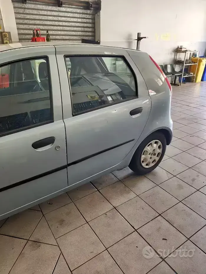 Usata Fiat Punto 60 CV (44 kW) 2002 Bluazzurro Utilitaria