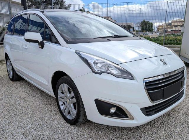 Usata Peugeot 5008 Business-Line 116 CV (85 kW) 2014 Bianco Monovolume