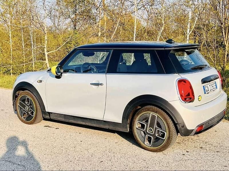 Usata Mini Cooper SE 75 kW (102 CV) 2020 Utilitaria