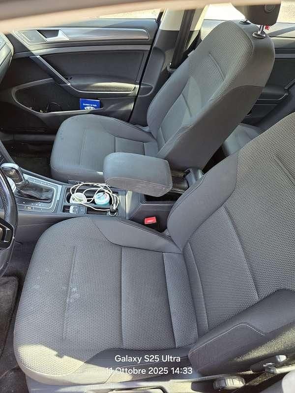 Begagnad VW Golf VII Business 116 HK (85 kW) 2019 Blå Sedan