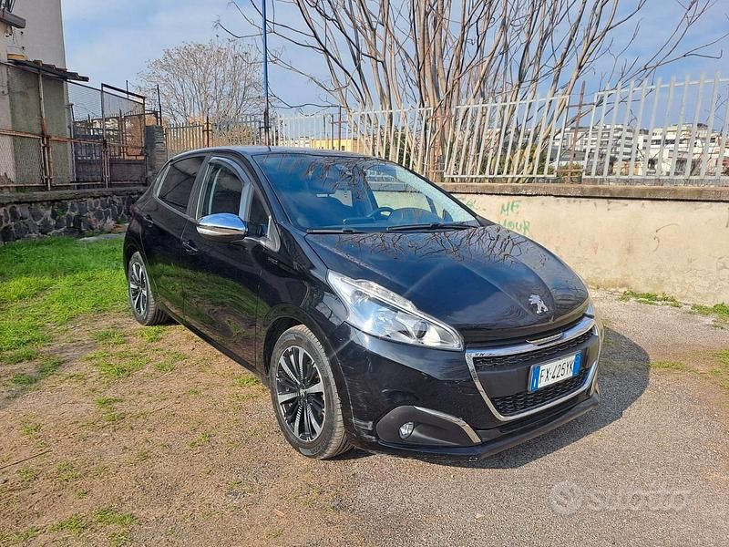 Usata Peugeot 208 2019 Nero Utilitaria