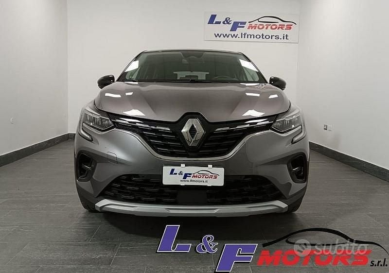 Usata Renault Captur Techno 101 CV (74 kW) 2023 Grigio SUV