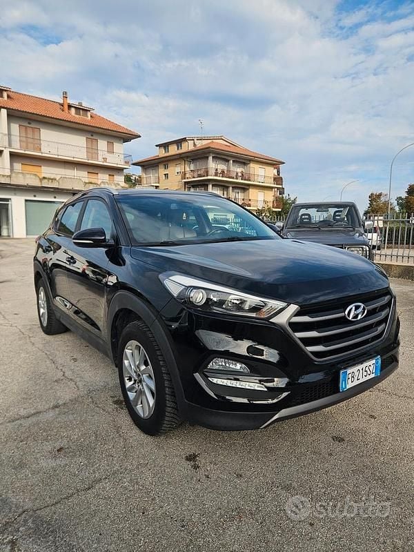 Usata Hyundai Tucson Comfort 132 CV (97 kW) 2016 Nero SUV