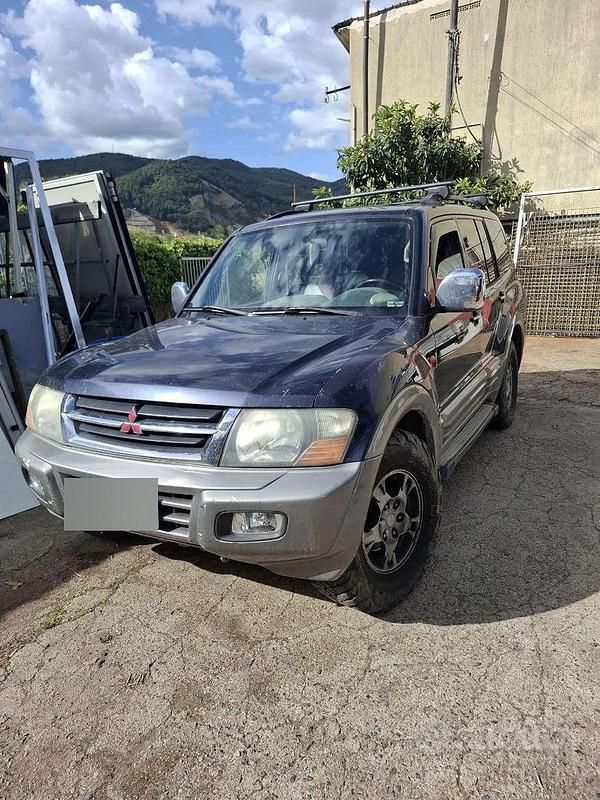 Usata Mitsubishi Pajero 160 CV (117 kW) 2002 Blu SUV