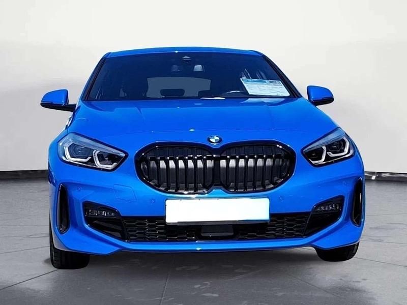 Käytetty BMW 118 M Sport 136 HP (100 kW) 2022 Sininen Viistoperä