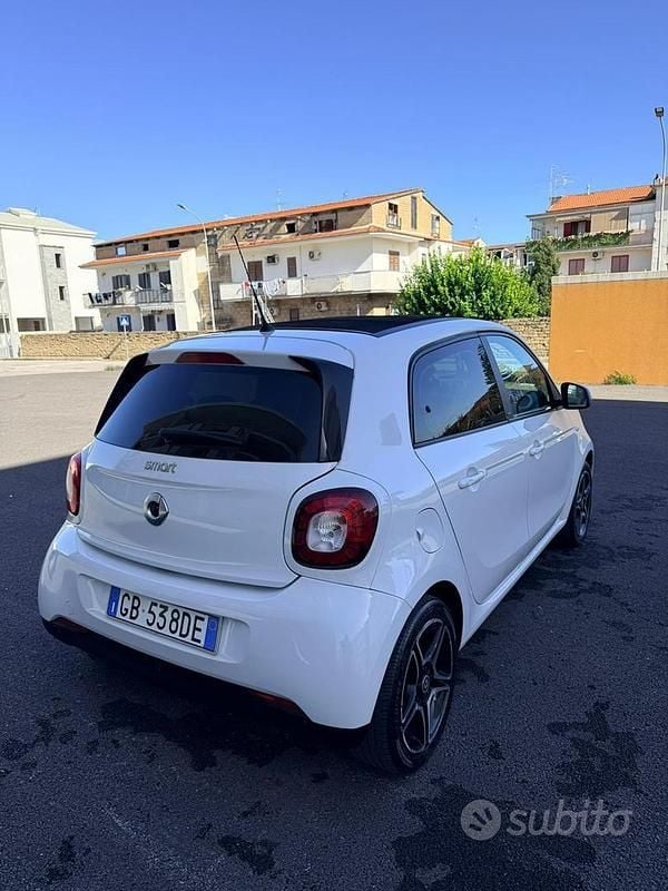 Usata Smart ForFour Proxy 71 CV (52 kW) 2016 Bianco Utilitaria