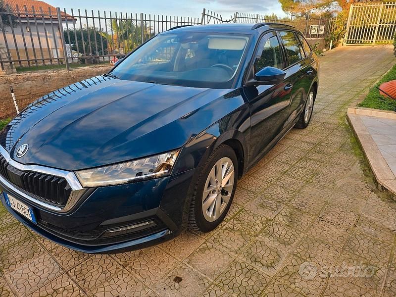 Blu Usata 2022 Skoda Octavia G-TEC Station wagon | 14.000 € - Immagine 1/4