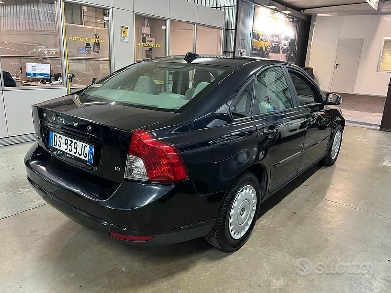 Usata Volvo S40 101 CV (74 kW) 2008 Nero Berlina