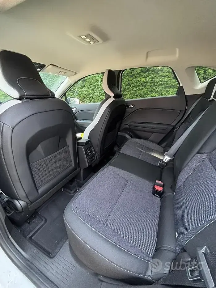 Usata Renault Captur Techno 101 CV (74 kW) 2023 Bianco SUV