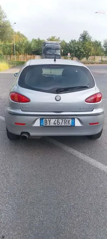 Usata Alfa Romeo 147 Progression 105 CV (77 kW) 2002 Utilitaria