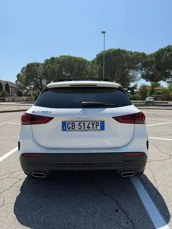 Usata Mercedes GLA200 Premium 150 CV (110 kW) 2020 Bianco SUV