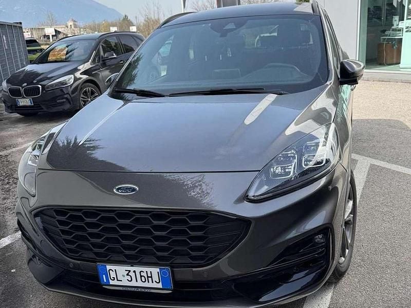 Usata Ford Kuga ST-Line 152 CV (111 kW) 2023 Grigio SUV