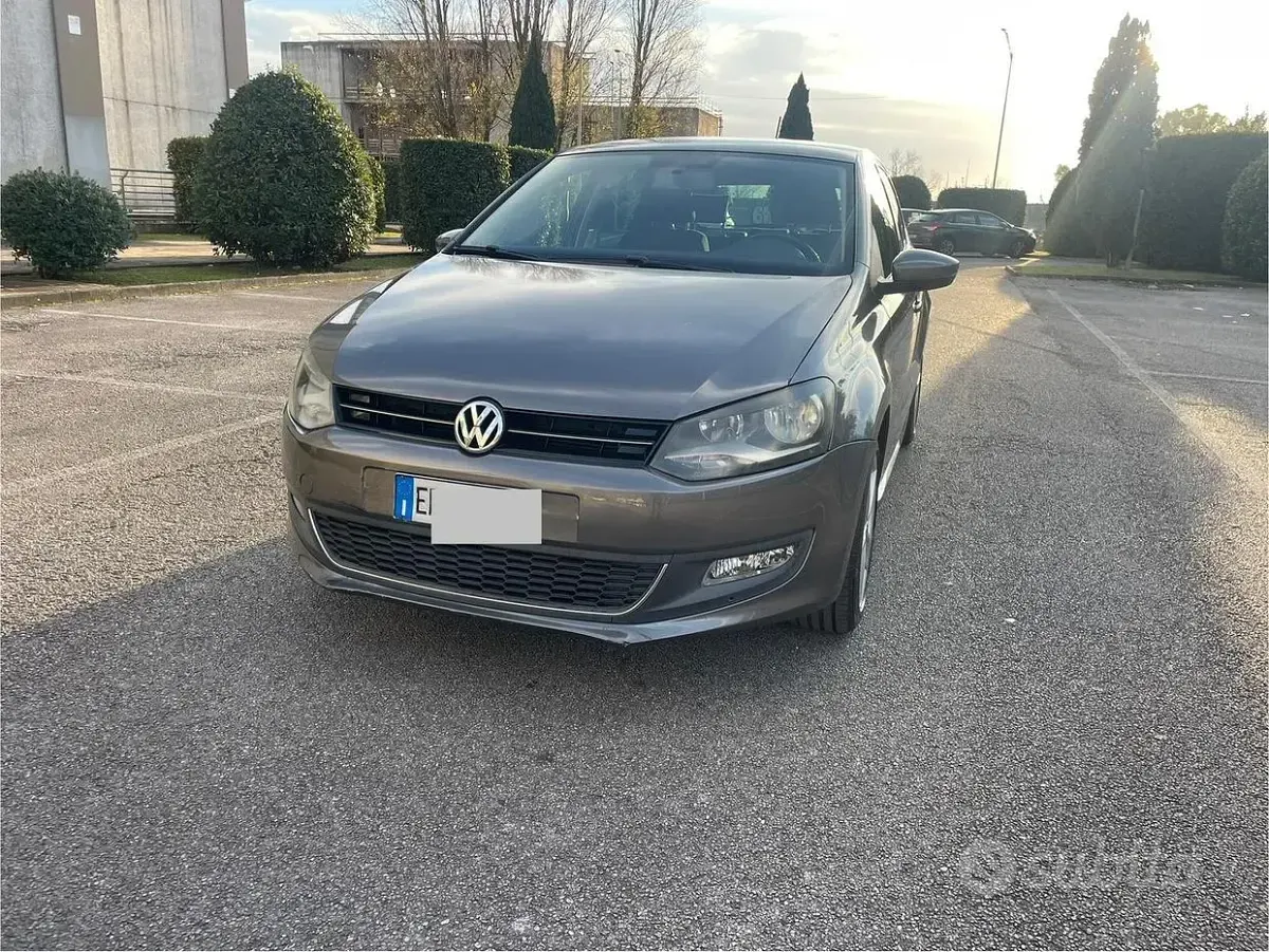 Usata VW Polo 90 CV (66 kW) 2013 Grigio Utilitaria
