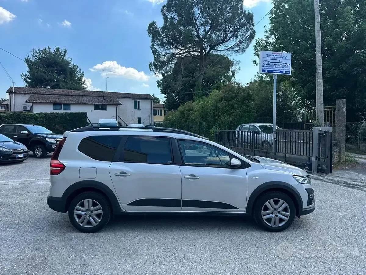Usata Dacia Jogger 101 CV (74 kW) 2022 Grigio Monovolume