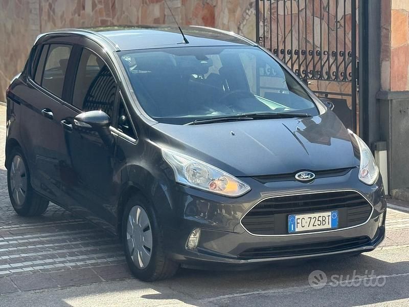 Usata Ford B-MAX Titanium 75 CV (55 kW) 2016 Grigio Monovolume