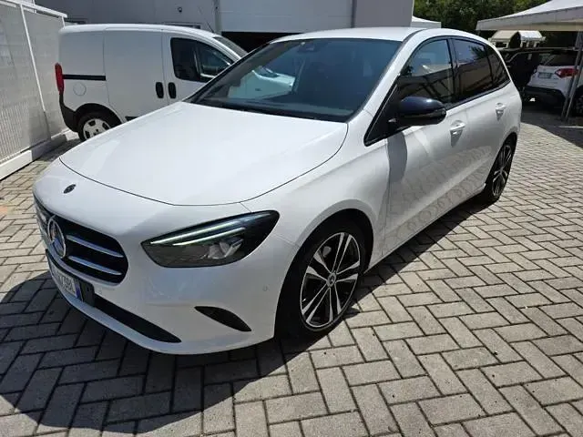 Usata Mercedes B200 163 CV (119 kW) 2020 Bianco Utilitaria
