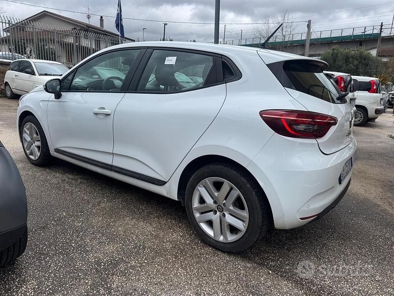 Usata Renault Clio V Business 101 CV (74 kW) 2021 Bianco Berlina