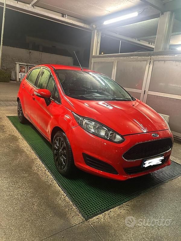 Usata Ford Fiesta 60 CV (44 kW) 2016 Berlina