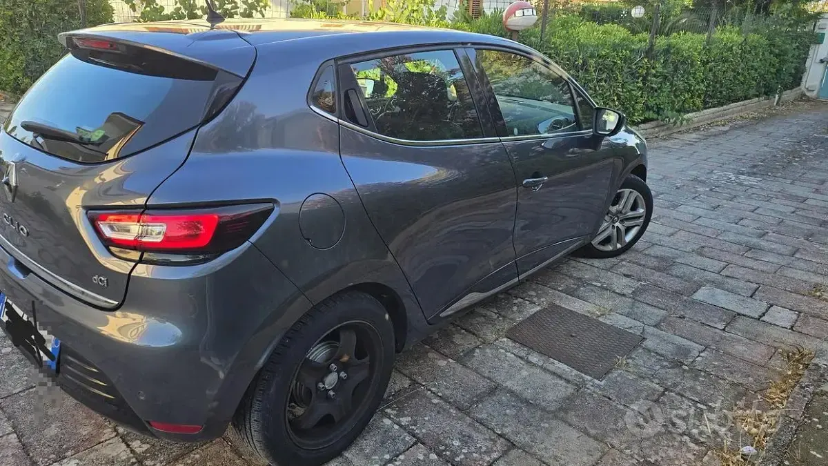 Usata Renault Clio IV 75 CV (55 kW) 2017 Grigio Berlina