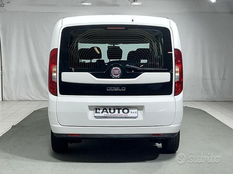 Usata Fiat Doblò Easy 95 CV (69 kW) 2015 Bianco Monovolume
