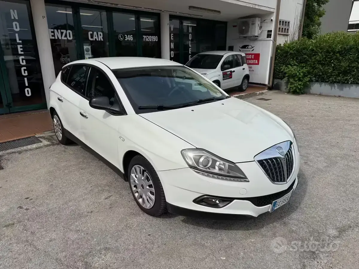 Usata Lancia Delta Silver 120 CV (88 kW) 2011 Other Utilitaria