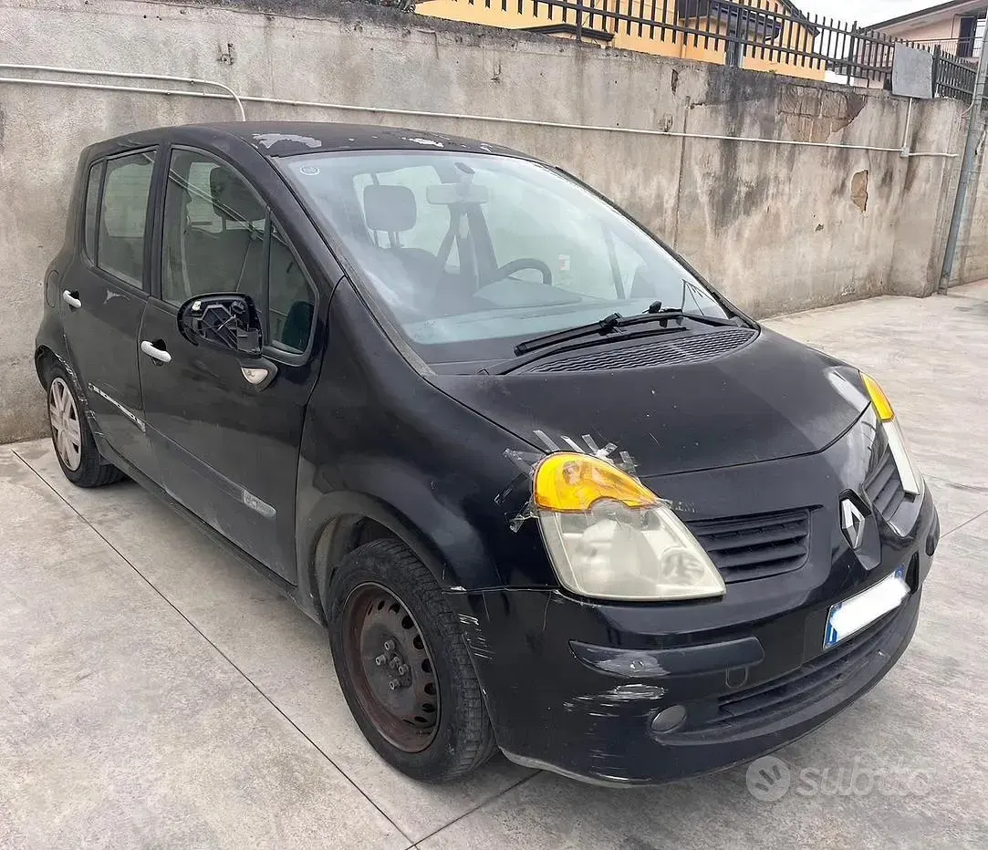 Usata Renault Modus 85 CV (62 kW) 2005 Nero Monovolume