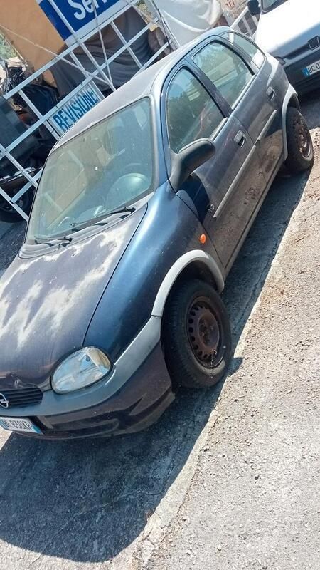 Blu Usata 1999 Opel Corsa Coupé | 600 € - Immagine 1/4