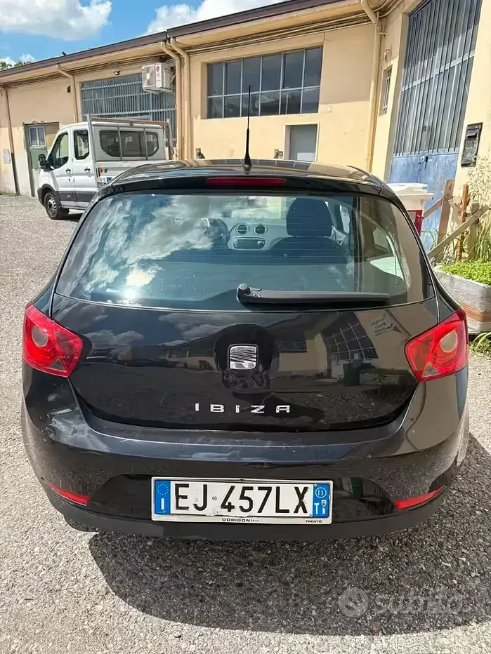 Usata Seat Ibiza 69 CV (50 kW) 2011 Nero Coupé