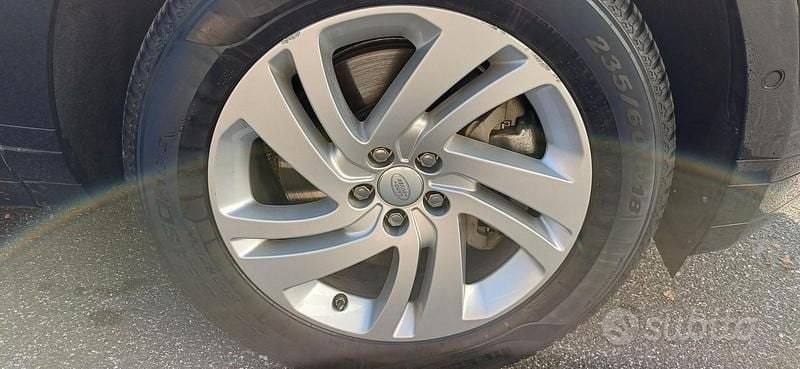 Nero Usata 2019 Land Rover Range Rover evoque R-Dynamic SUV | 26.000 € - Immagine 1/4