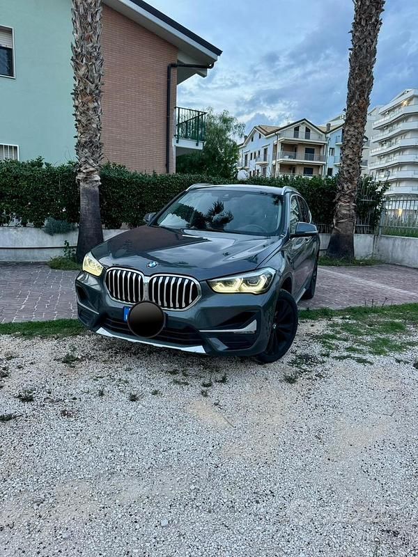 Grigio Usata 2020 BMW X1 xLine SUV | 20.000 € (Ottimo prezzo) - Immagine 1/4