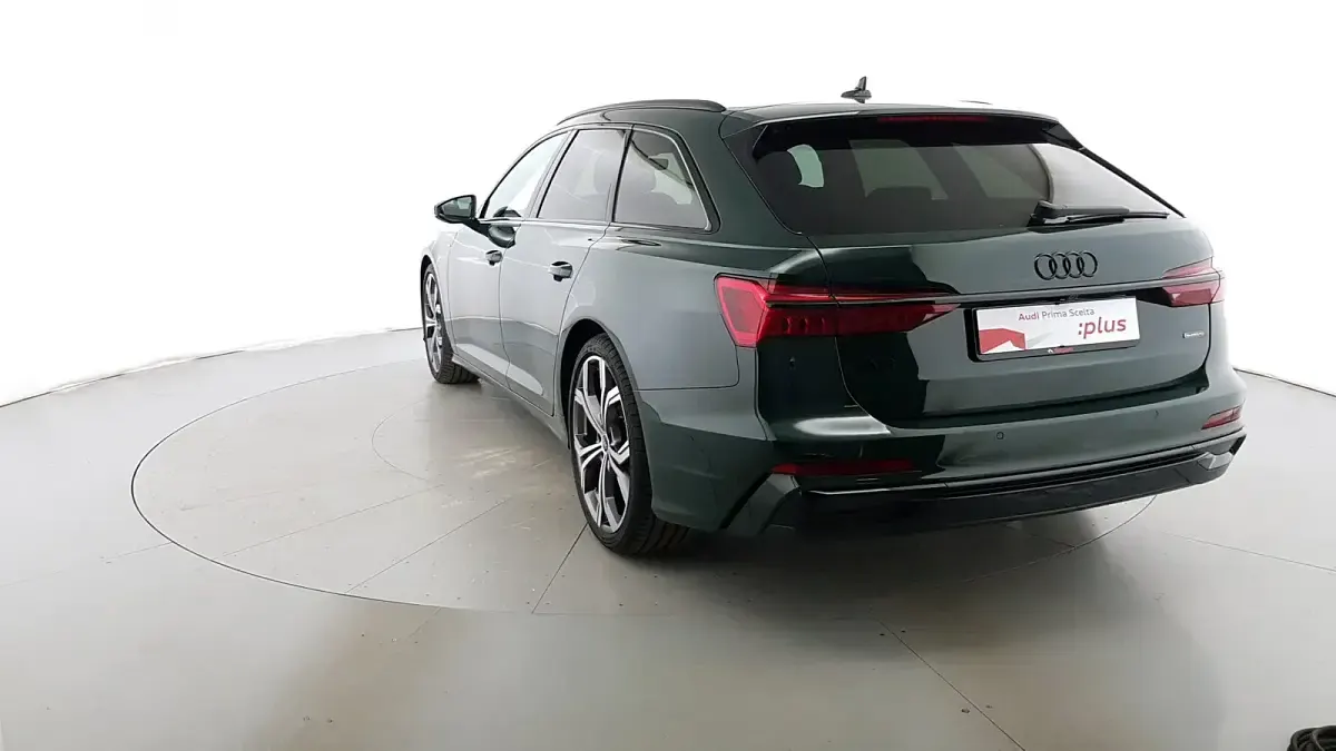 Nuova Audi A6 S-Line 204 CV (150 kW) 2025 Verniciature personalizzate audi exclusive Station wagon