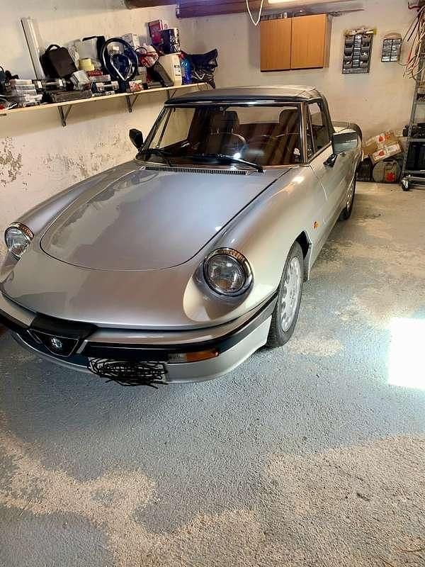 Usata Alfa Romeo Spider Quadrifoglio Verde 125 CV (91 kW) 1988 Cabrio