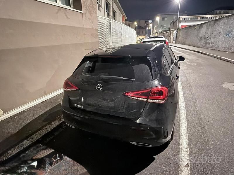 Usata Mercedes A180 Premium 136 CV (100 kW) 2023 Nero Berlina
