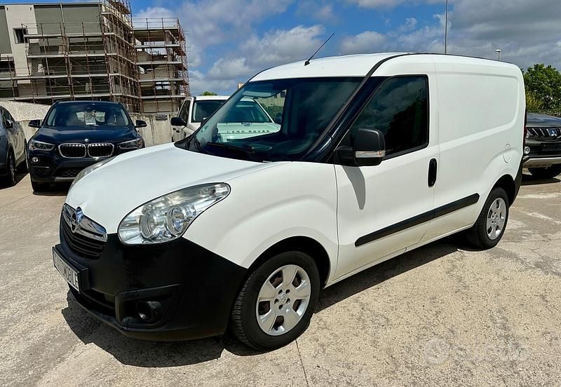 Usata Opel Combo 95 CV (69 kW) 2016 Bianco Furgone