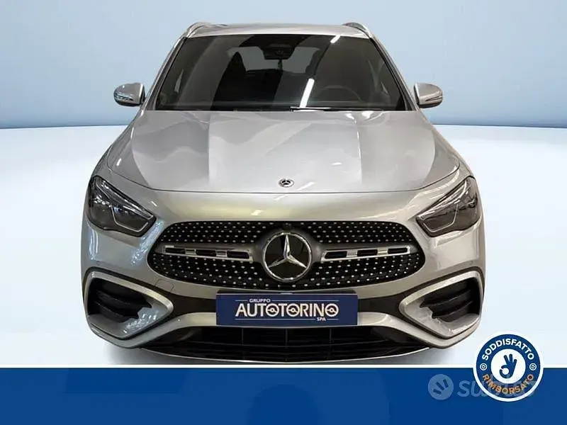 Usata Mercedes GLA200 AMG line 150 CV (110 kW) 2025 Grigio SUV