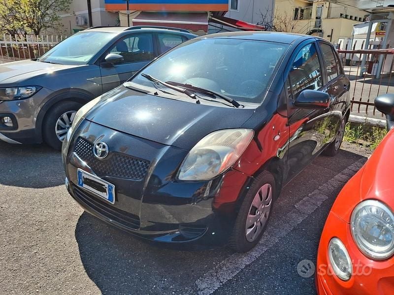 Usata Toyota Yaris 69 CV (50 kW) 2008 Nero Utilitaria