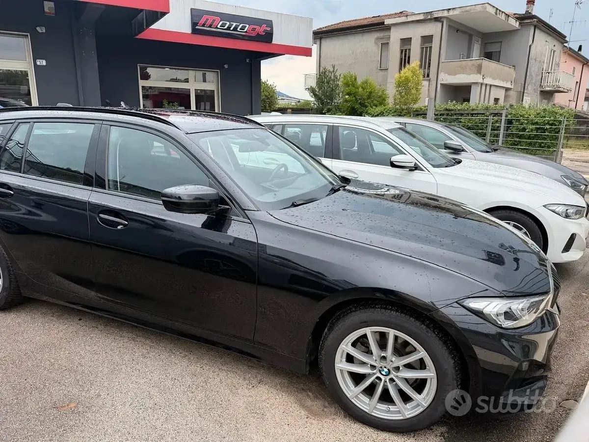Usata BMW 320 190 CV (139 kW) 2022 Nero Station wagon