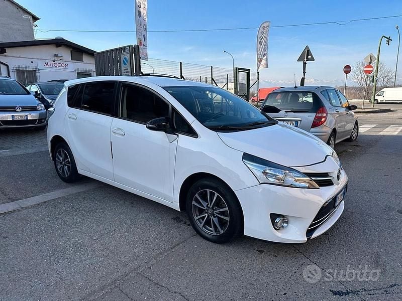 Usata Toyota Verso Style 111 CV (81 kW) 2014 Bianco Monovolume