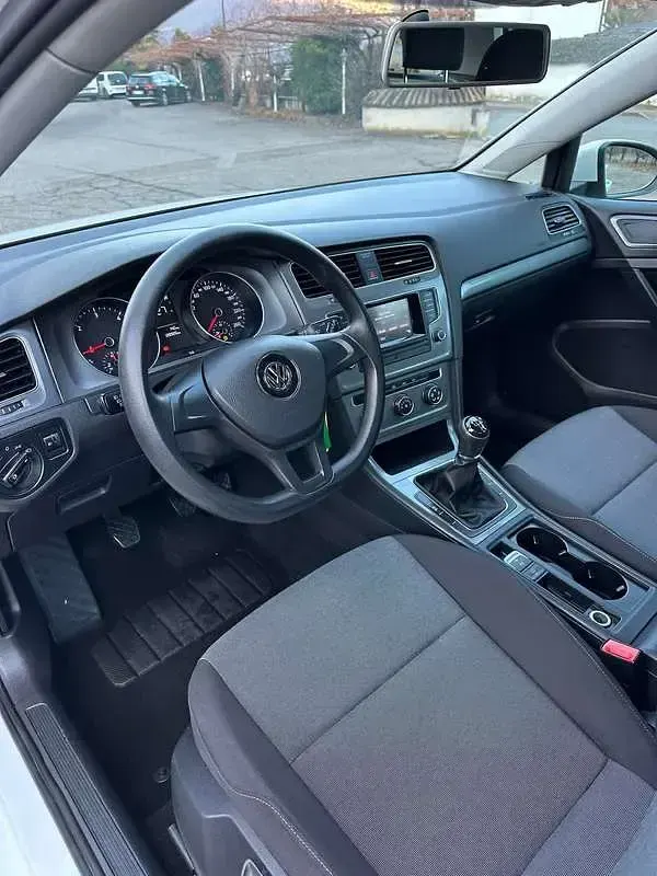 Usata VW Golf IV Trendline 105 CV (77 kW) 2004 Bianco Berlina